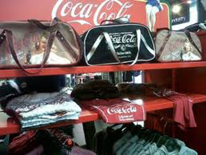 Ovs Industry propone le borse a firma Coca-Cola