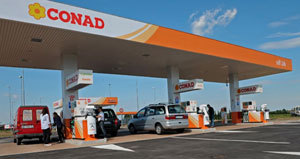 Osservatorio Conad: prezzi alti e consumi in calo per i carburanti