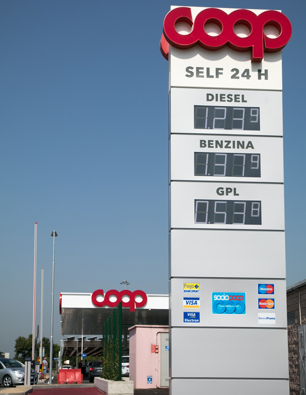 Coop inaugura nel Mantovano una stazione di carburanti