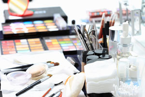 Cosmetica: calano i consumi nel 2012