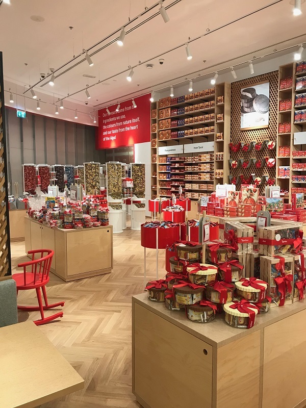 Loacker apre un concept store a Dubai
