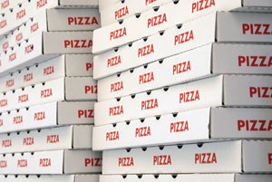 23 mln di italiani ai mondiali con la pizza da asporto: consigli su come riciclare il cartone