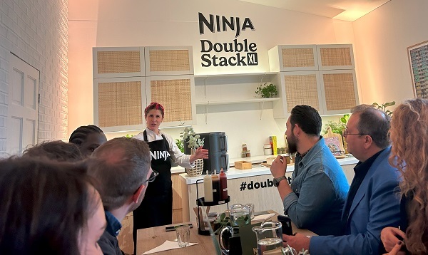 Ninja: la nuova gamma di innovative friggitrici ad aria celebrata da un ristorante a Londra