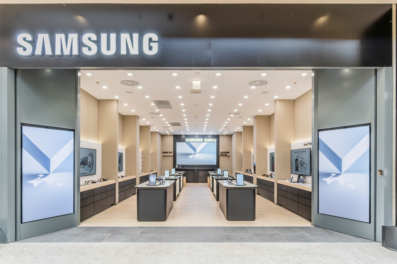 Apre, al Centro di Arese, il primo Samsung experience store italiano
