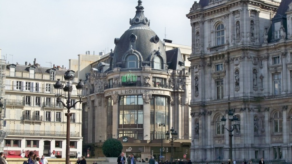 Lafayette venderà il Bhv Marais, nel cuore di Parigi. Confermata l'alleanza con Eataly