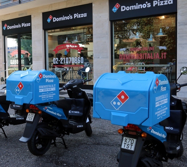 Domino's apre la sua prima pizzeria in Italia