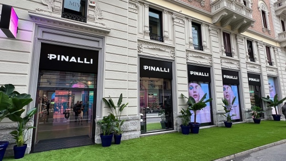 Pinalli inaugura il suo primo beauty store a Milano