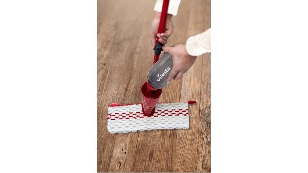 Vileda presenta 1-2 Spray Max: l'innovativa soluzione per la pulizia  profonda dei pavimenti che fa risparmiare tempo ed energia!