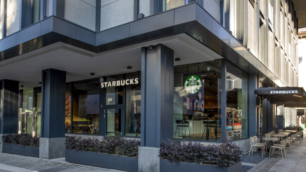 Apre a Bergamo il primo store Starbucks