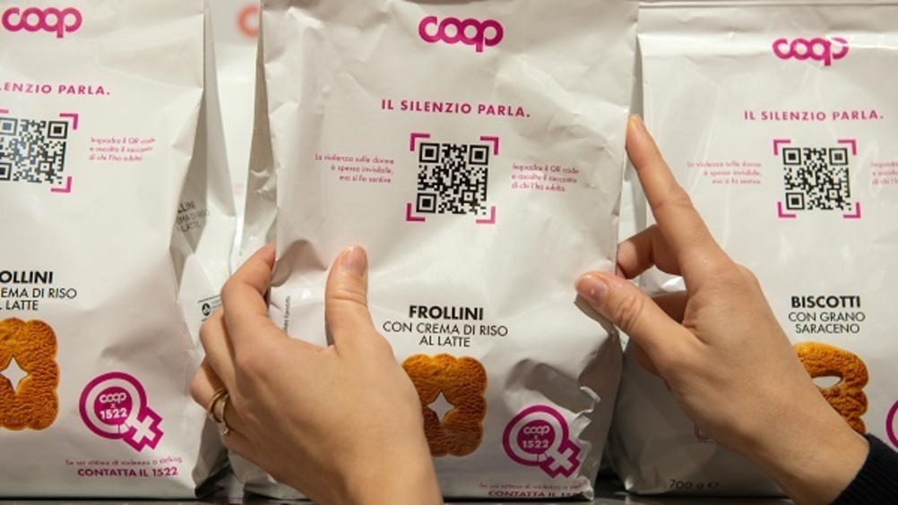 Coop: i pack dei biscotti a marchio sostengono le donne