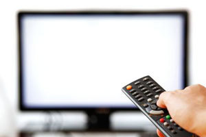 Gli italiani e lo schermo: la tv detiene il primato