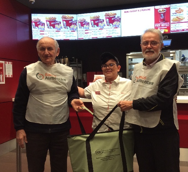 KFC porta le donazioni alimentari anche nella ristorazione