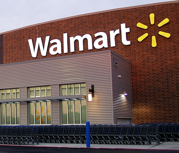 Walmart programma 269 chiusure per potenziare l'on line