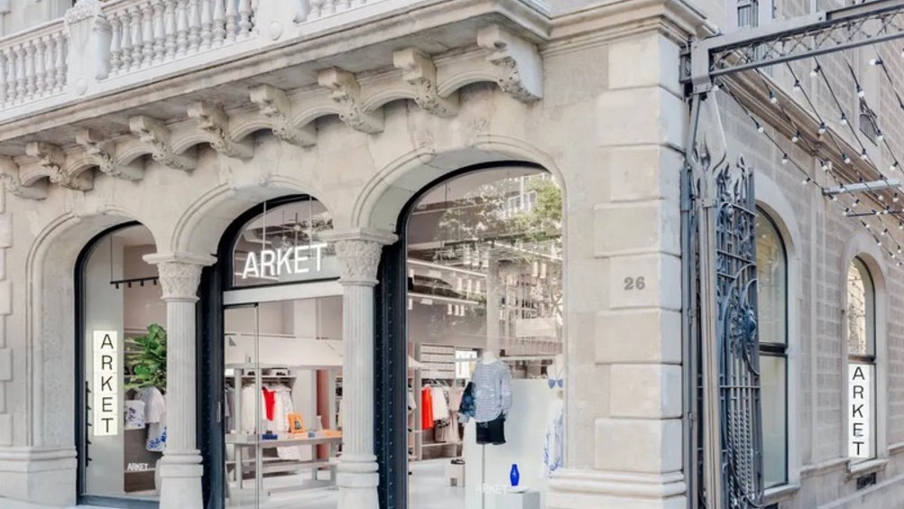 Arket: il lifestyle di H&M debutta a Milano, Piazza Cordusio