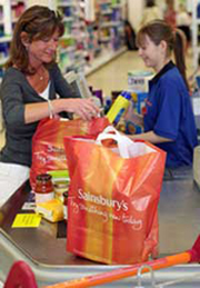 Sainsbury distribuisce le "Borse per la vita"