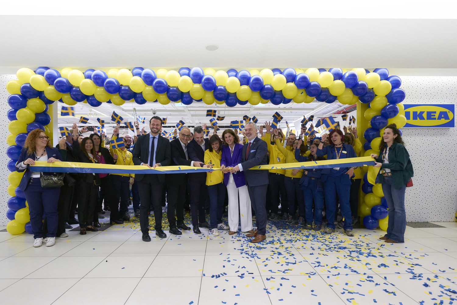 Taglio del nastro per il primo XS store Ikea d’Italia