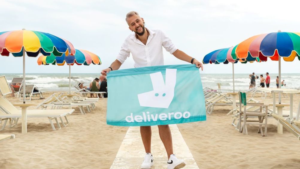 Deliveroo: “Bandiera teal” alle localita’ di mare con la maggiore crescita degli ordini di cibo a domicilio