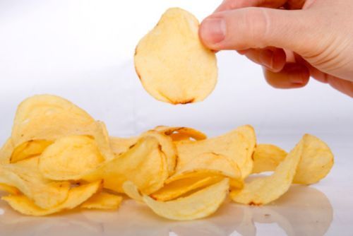 Inganni delle patatine fritte in busta: l'Antitrust apre un procedimento