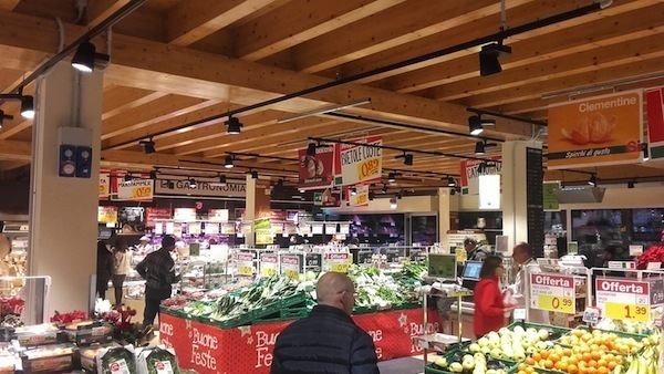 SimplyCity inaugura un nuovo supermercato a Milano