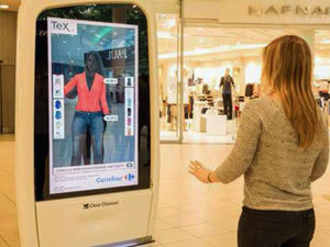 Carrefour installa dei camerini virtuali all'interno dei suoi ipermercati francesi