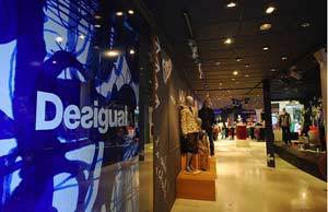 Desigual apre il primo flagship store a Milano