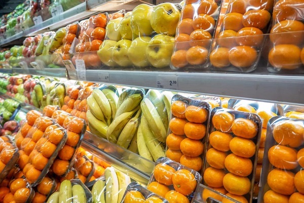 Frutta e verdura: gli italiani sono pronti a fare a meno della plastica