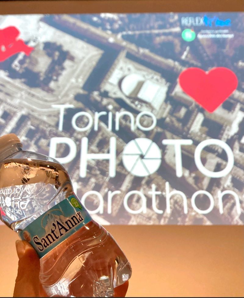 Acqua Sant'Anna premia la leggerezza alla Torino Photo Marathon