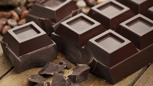 Cioccolato amaro: quotazioni internazionali del cacao +120% e balzo sugli scaffali