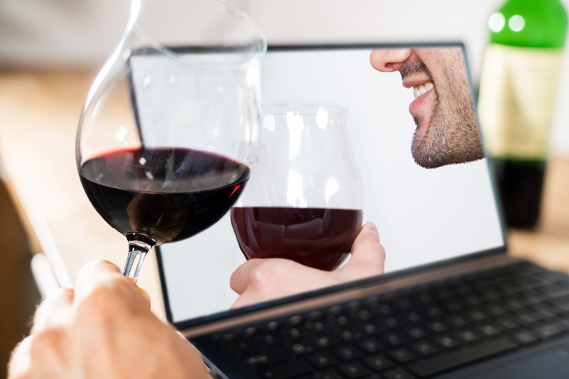 I vini online mantengono la tripla cifra anche nel primo semestre
