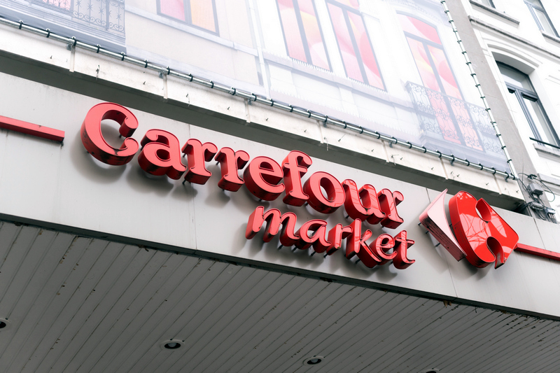 L'ungherese Indotek rileva gli immobili di tredici Carrefour