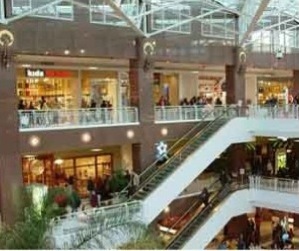 Lombardia: stop a undici nuovi ipermercati e centri commerciali