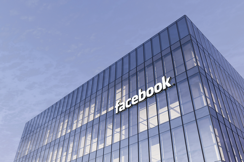 La California aspetta il primo negozio Facebook