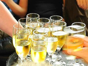 Francia: in calo il consumo di bevande alcoliche