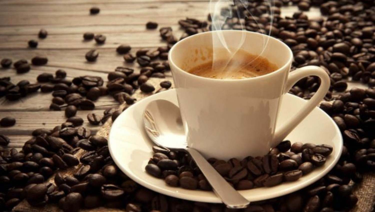 Caffè bollente: prezzi internazionali sui massimi del decennio. Aumenti al dettaglio da gennaio