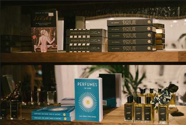 Apre a Firenze la prima Lush Perfume Library